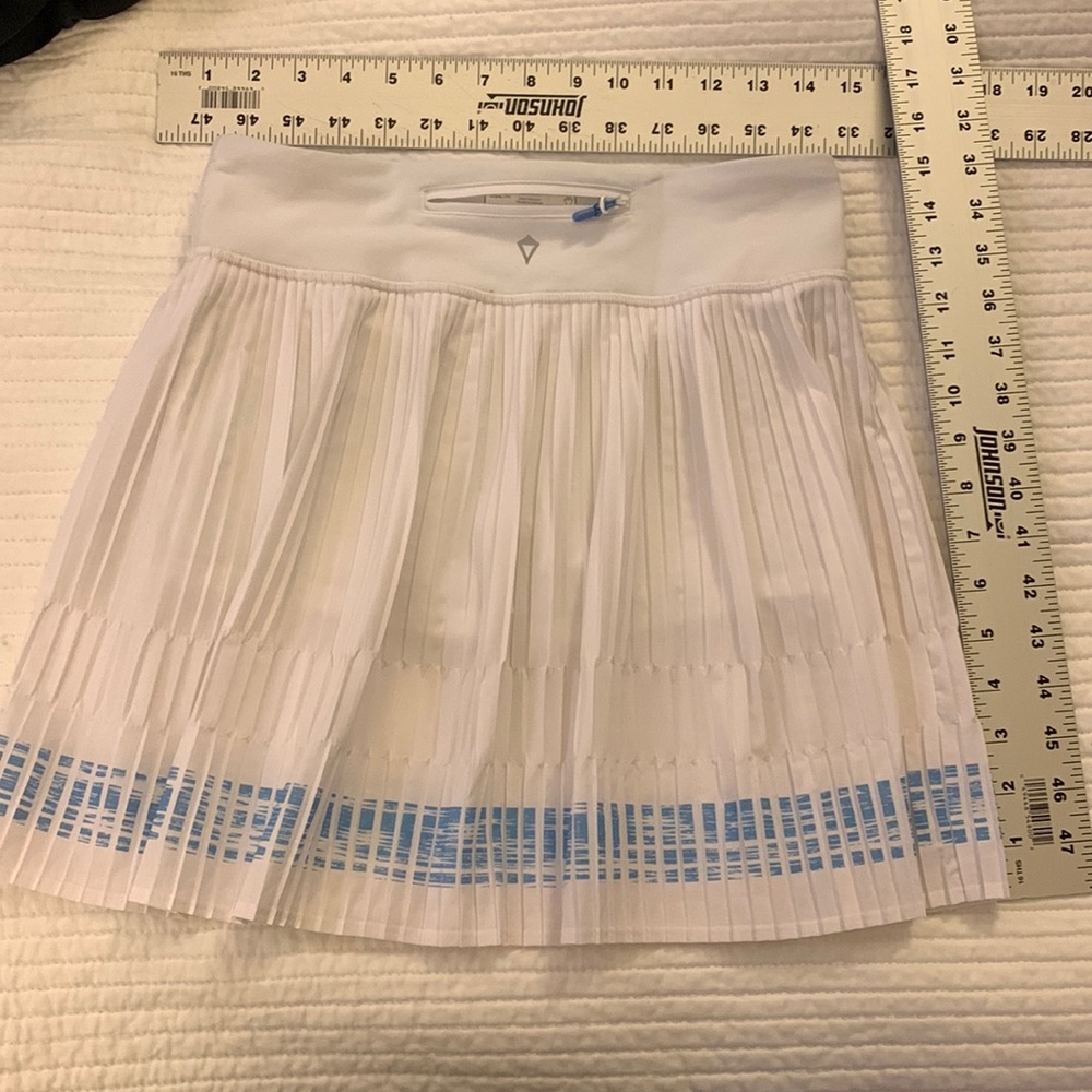 Ivivva skirt